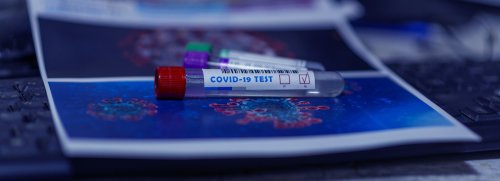 Šíření koronaviru pomalu zpomaluje, nouzový stav vláda prodloužila do 20. listopadu 