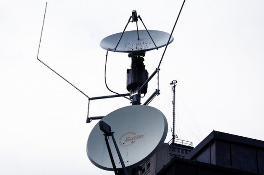 Místy docházelo k rušení příjmu televizního vysílání DVB-T