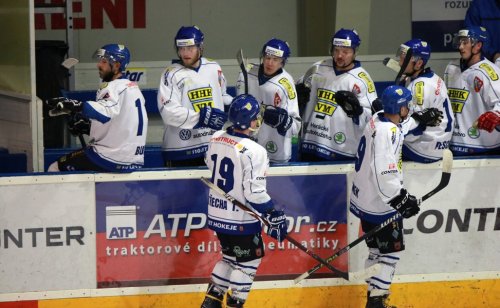 Velkomeziříčští hokejisté zvítězili v Uherském Brodě, po zaváhání Ostrohu se posunuli do čela tabulky 