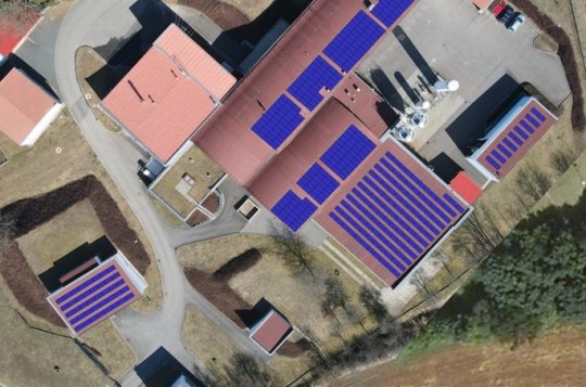 Fotovoltaika míří na přehradu i na ČOV