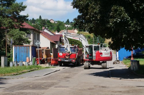 Pěší na Fajtův kopec projdou i během oprav ulice Nad Gymnáziem