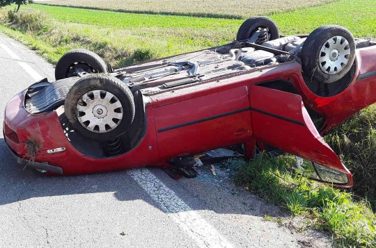 U Vídně se střetl nákladní vůz s osobním, nehoda si vyžádala zranění