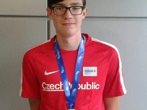 Tomáš Neufuss třetí na atletickém mezistátním utkání žactva ve Slovinsku