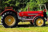 tractors-1678030 1920