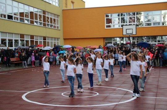 Základní školu Oslavická navštěvují žáci už třicet let