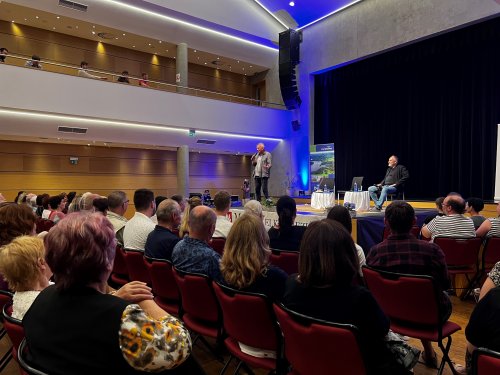 Od architektury až k zábavě, po přednášce si lidé užili talkshow