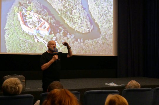 Cestovatel Kolbaba vzal posluchače do ráje na zemi