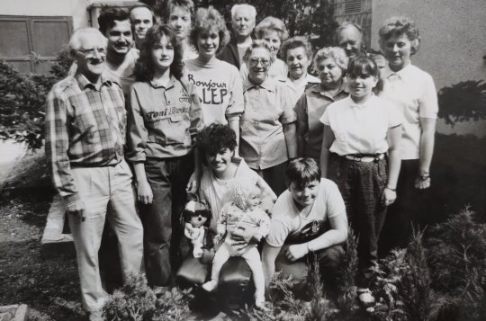 Občas jsme s přenosným loutkovým divadlem jezdili  i po okolních vesnicích, vzpomíná Václav Slabý