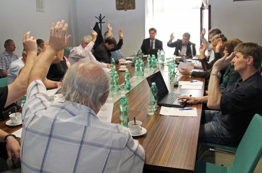 Zastupitelé zasednou poosmé