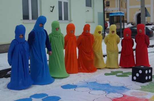 Heřmanovem prošlo v masopustním průvodu čtyřicet masek