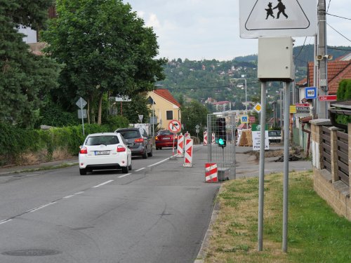 Do Jižní ulice přes Školní