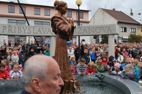 V Křižanově odhalili památník svaté Zdislavy