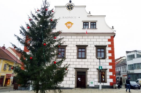 Místní poplatky jsou splatné do konce března, uhradit je můžete i převodem