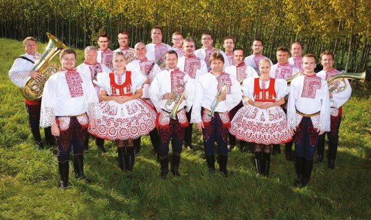 Kulturní léto vstupuje do své druhé poloviny. Tento víkend zahrají Poutníci, Dobrá Pára a Mistříňanka 