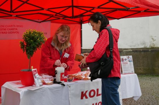 Koupí koláče pomůžete hospici