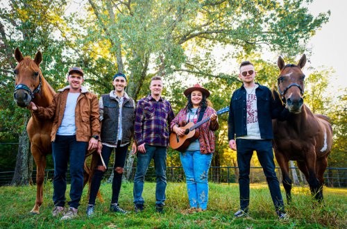 Kapela  Lucy & HangOver uchvátila zemi za velkou louží