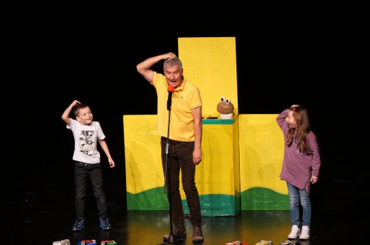 Michal rozdával květiny i Mc Michal svačinu