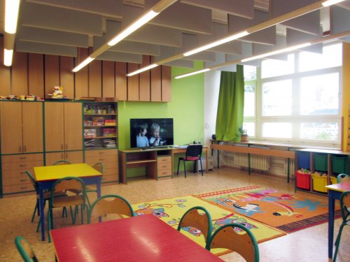Vláda od středy 14. října uzavřela oba stupně základních škol