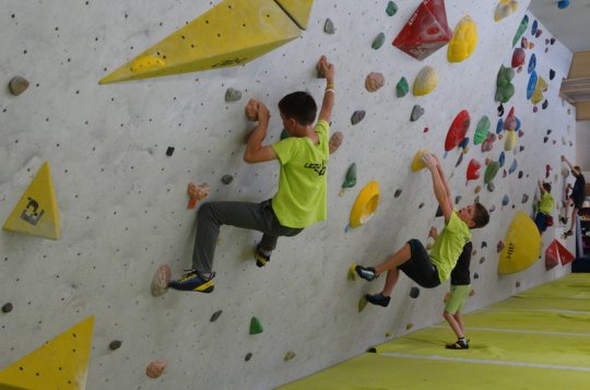 Děti si užily lezecký den