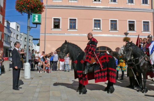 Starosta ve městě přivítal rytíře