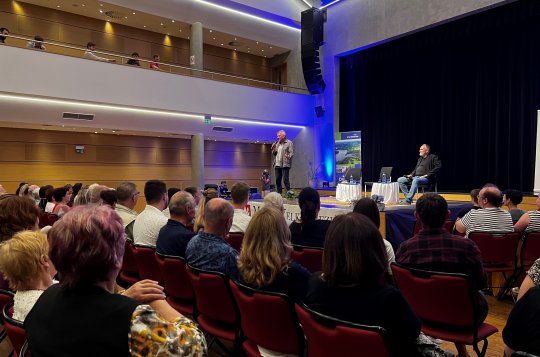 Od architektury až k zábavě, po přednášce si lidé užili talkshow