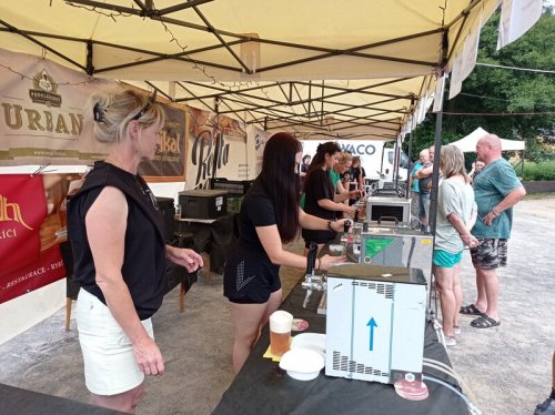 Pivního dne v Mostištích se zúčastnily stovky lidí