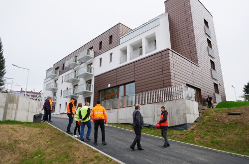 Stavba domu pro seniory se blíží do finále