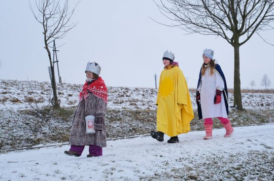 Koledníci vyrážejí s kasičkami do ulic
