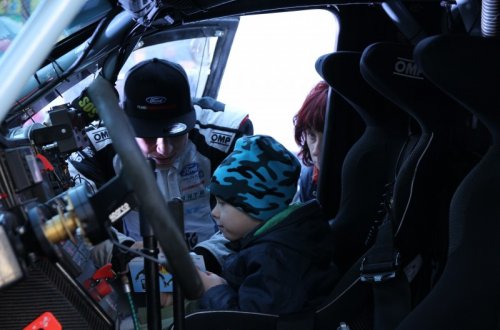 Příznivci dakarových závodů si prohlédli speciál Ford Ranger Tomáše Ouředníčka