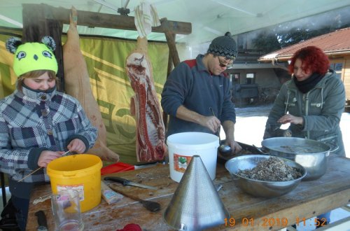 Ski klub opět připravil lyžařům oblíbenou zabijačku