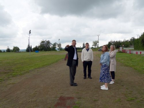 Od jara bude hřiště ve Lhotkách komfortnější