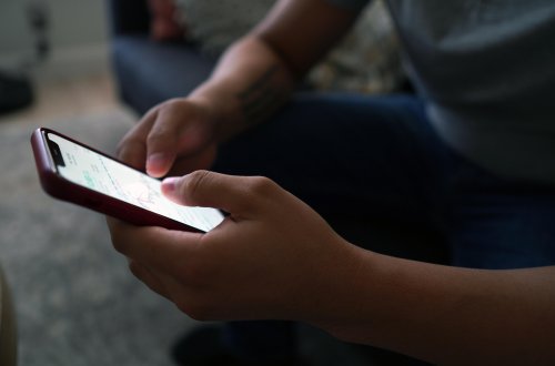 Pozor na podvodníky, kteří se vydávají za vojáky či lékaře 