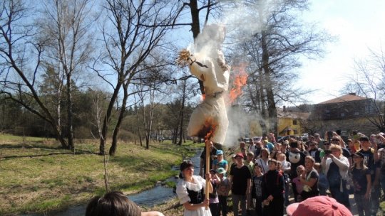 Vynesením Morany se lidé v Balinách rozloučili se zimou