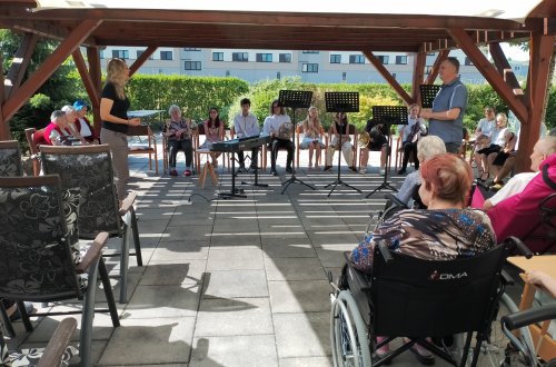 Žáci ZUŠ vystoupili v domově pro seniory