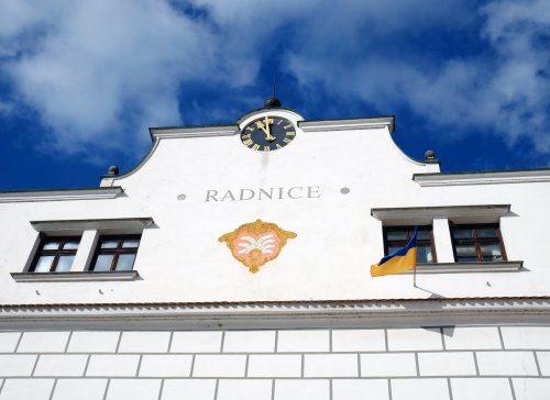 Oficiální cesta pomoci Ukrajině přes město Velké Meziříčí 