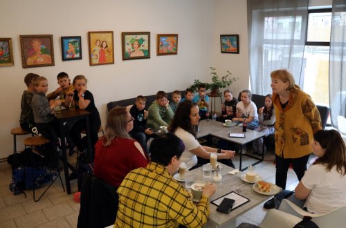 Besedu se známou ilustrátorkou si děti užily