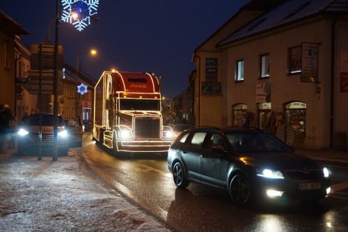Vánoční kamion Coca Coly přilákal spoustu dětí