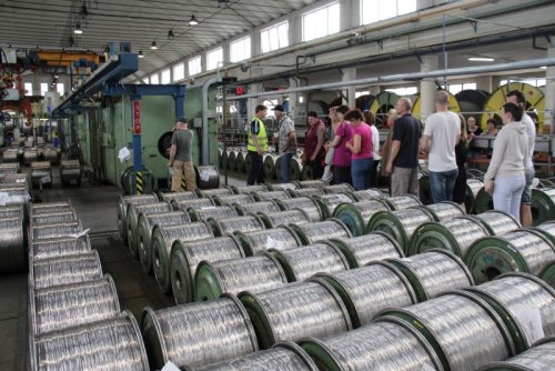 Lidé si přišli prohlédnout výrobu kabelů i bavit se