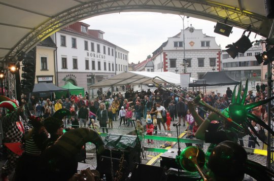 Pouťové slavnosti uzavřou náměstí