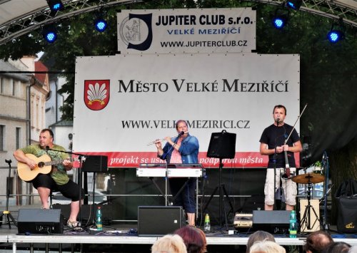 Znamenitý folk předvedla kapela Listověj