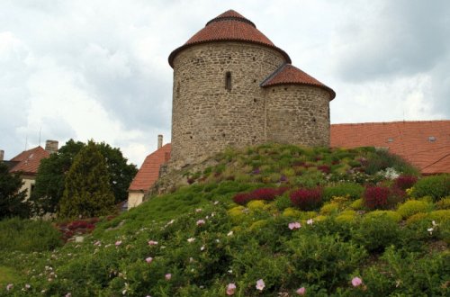 Genealogové se seznámili s výsledky výzkumů znojemské rotundy