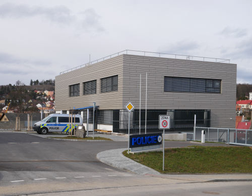 Moderní policejní služebna funguje v Meziříčí již rok