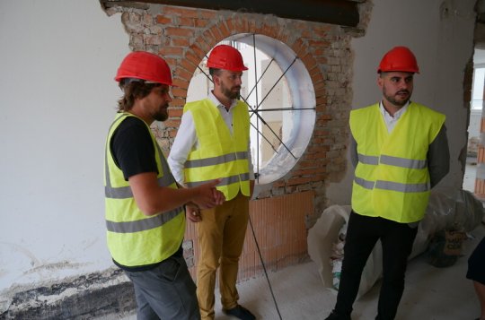 Rekonstrukce knihovny jde podle plánu