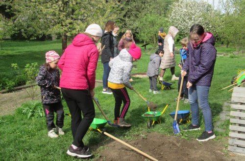 Zahrada na Ostrůvku učí, jak podporovat biodiverzitu 