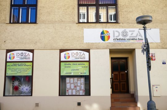 Dóza rozdává výhry soutěžícím