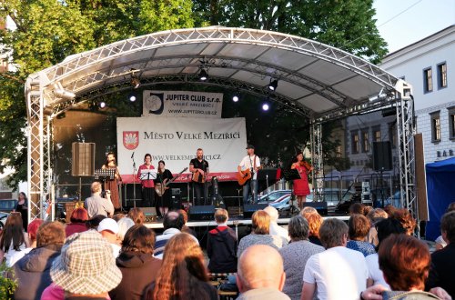 Od koncertů až po hororovou show. Další víkend plný kultury je tu