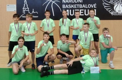 ZŠ Sokolovská ovládla turnaj ve vybíjené