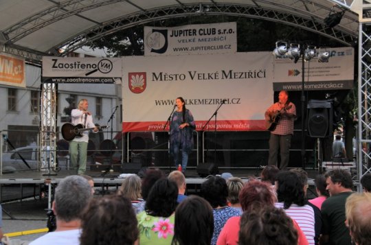 Folkový večer patřil Stráníkům a Mirkovi Ošancovi