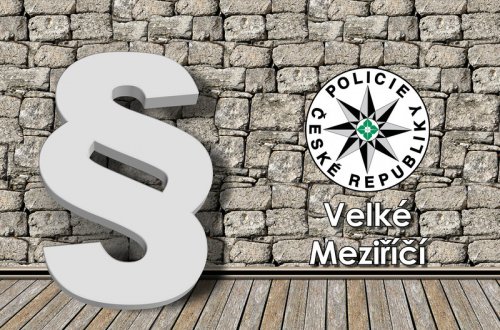 Senior řídil, ač mu to soud zakázal