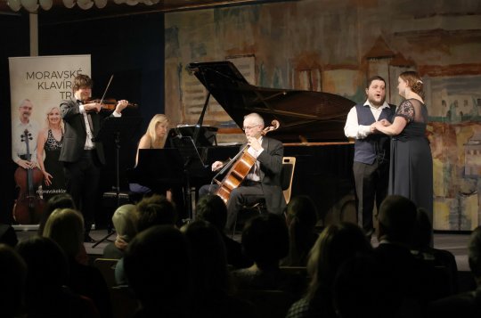 Novoroční koncert s přípitkem si lidé užili